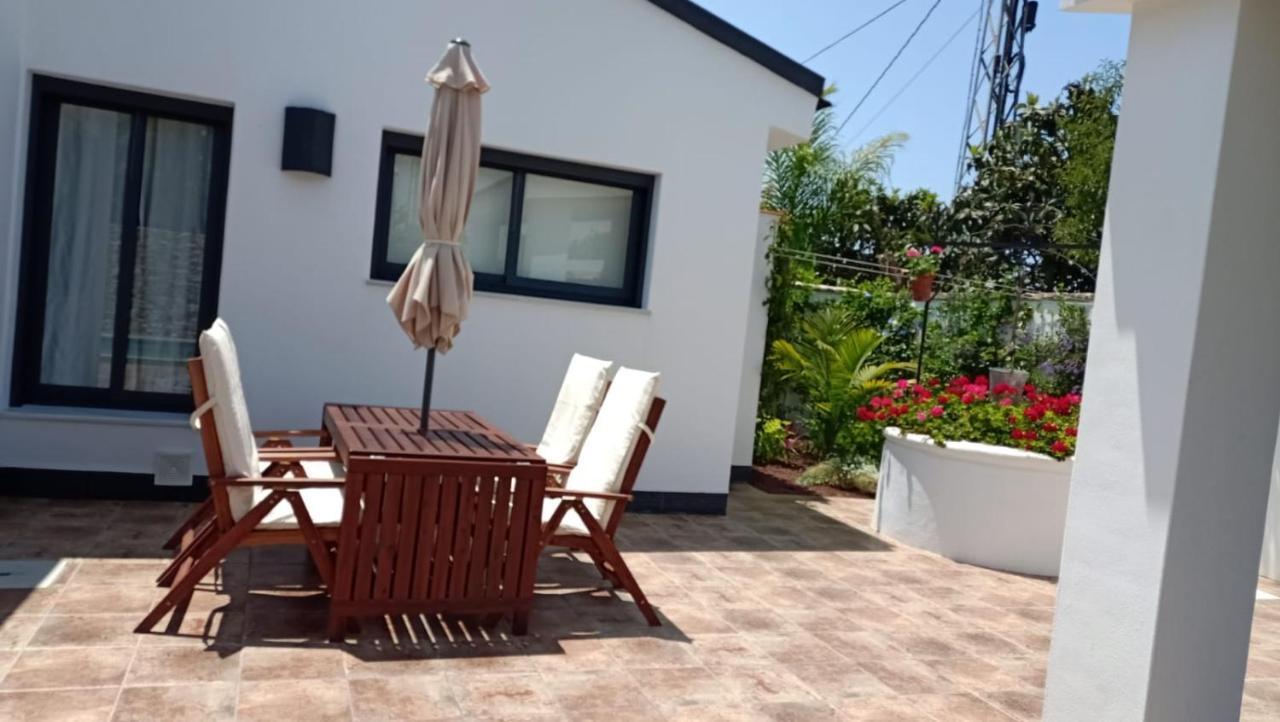 Casa La Palmera - Solo Familias Y Parejas Conil De La Frontera Exterior photo